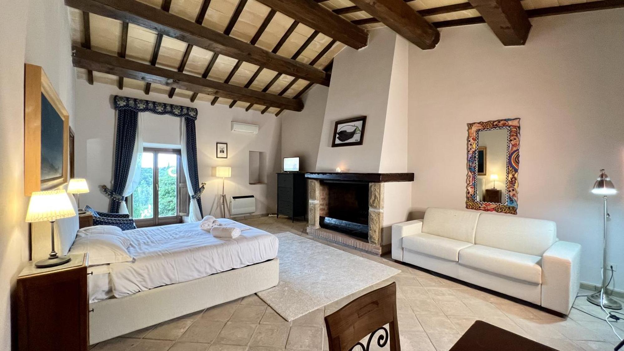 Agriturismo Cerrosughero Canino 外观 照片